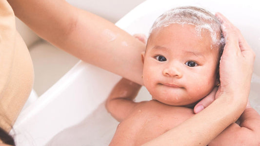 How to Shampoo Newborn’s Hair